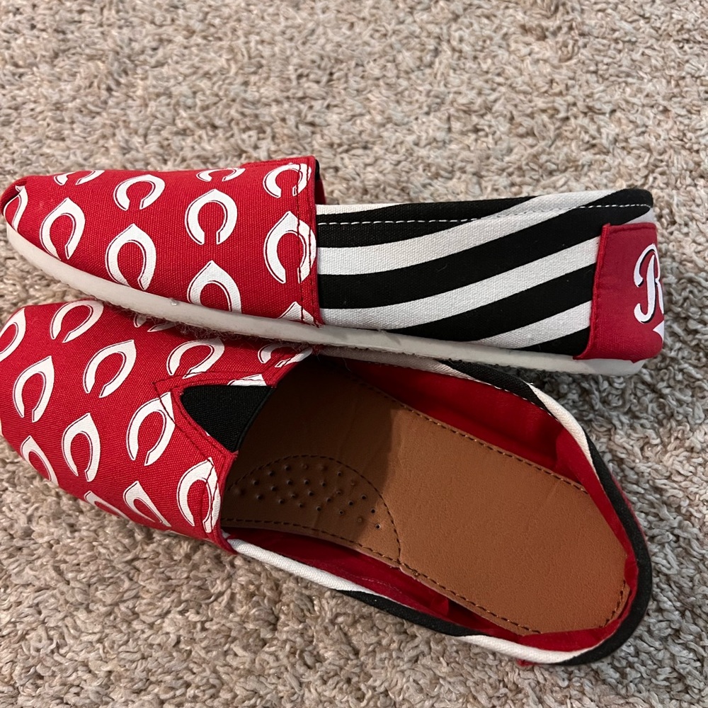 Cincinnati Reds TOMs look alike